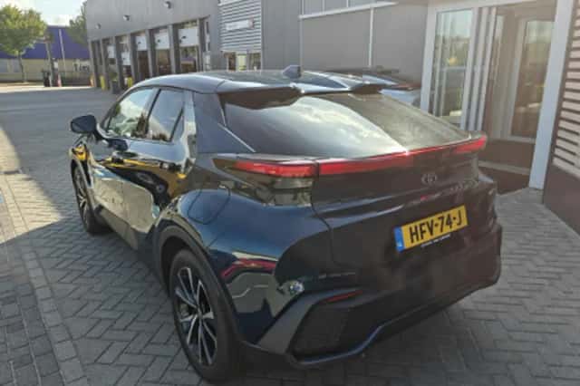 Toyota C hr (2025) thumbnail 2