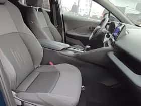Toyota C hr (2025) thumbnail 16