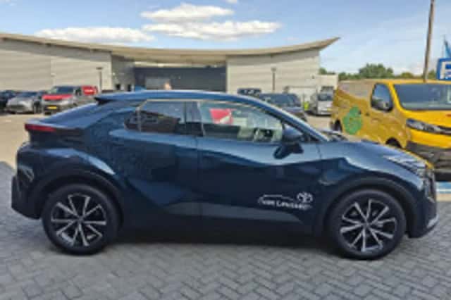 Toyota C hr (2025) thumbnail 3