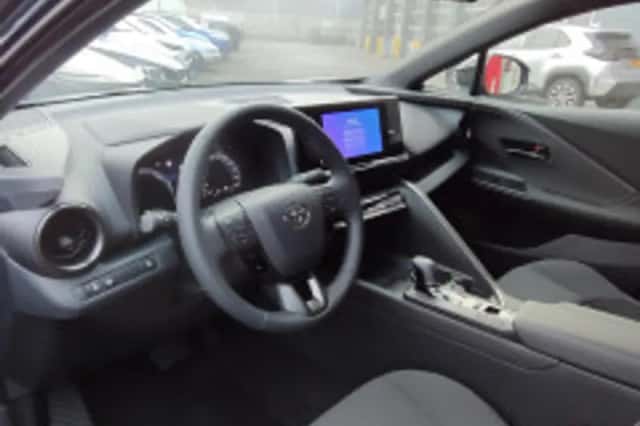Toyota C hr (2025) thumbnail 6