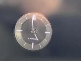 Lexus UX (2021) thumbnail 32