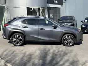 Lexus UX (2020) thumbnail 2