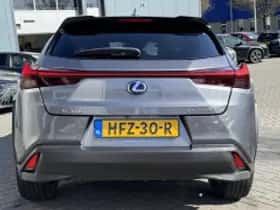 Lexus UX (2020) thumbnail 4