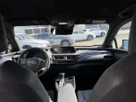 Lexus UX (2020) thumbnail 59