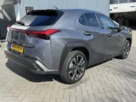 Lexus UX (2020) thumbnail 9
