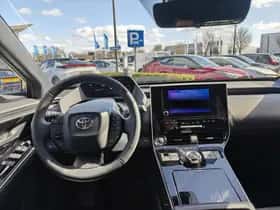 Toyota bZ4X (2024) thumbnail 2