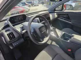 Toyota bZ4X (2024) thumbnail 4
