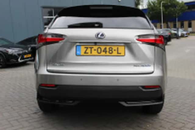 Lexus NX (2016) thumbnail 4
