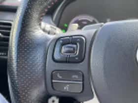 Lexus NX (2016) thumbnail 63