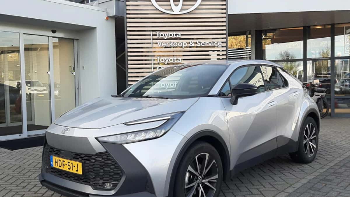 Toyota C hr (2025) — foto 1