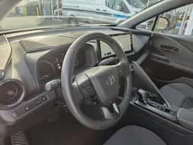 Toyota C hr (2025) thumbnail 2
