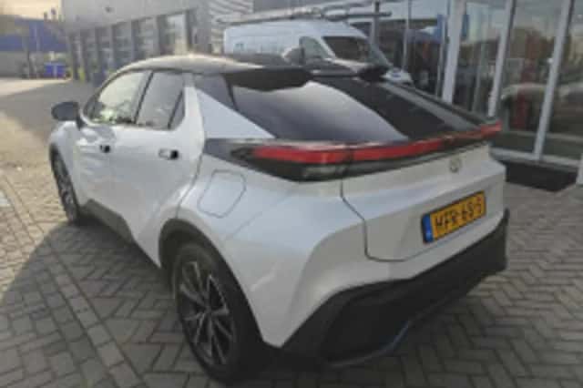 Toyota C hr (2025) thumbnail 3