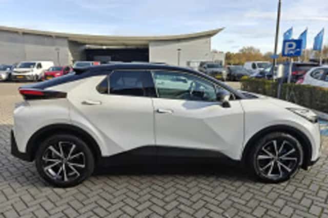 Toyota C hr (2025) thumbnail 5