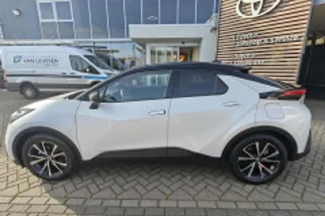 Toyota C hr (2025) thumbnail 6