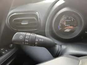 Toyota Yaris (2022) thumbnail 23