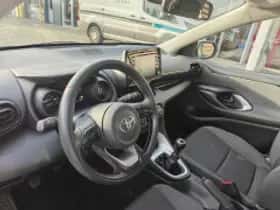Toyota Yaris (2022) thumbnail 4