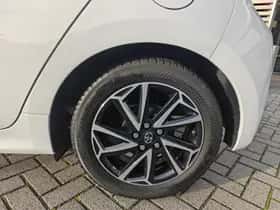 Toyota Yaris (2022) thumbnail 31