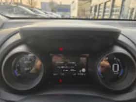 Toyota Yaris (2022) thumbnail 40