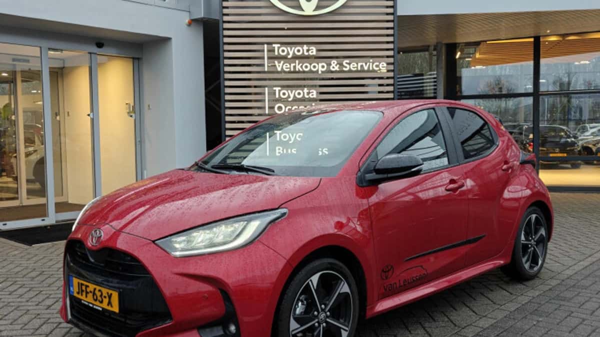 Toyota Yaris (2025) — foto 1