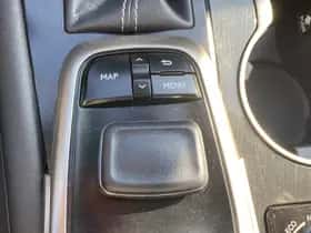 Lexus RX (2017) thumbnail 26
