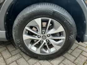 Toyota RAV4 (2017) thumbnail 3
