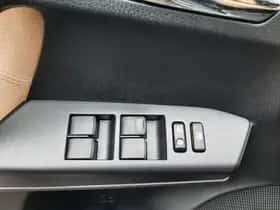 Toyota RAV4 (2017) thumbnail 22