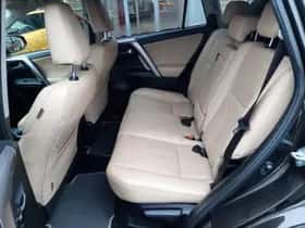 Toyota RAV4 (2017) thumbnail 37