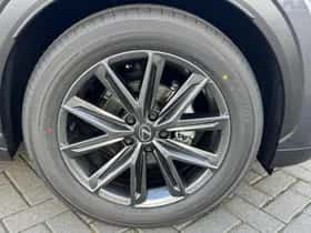 Lexus LBX (2026) thumbnail 16