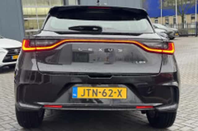 Lexus LBX (2025) thumbnail 4