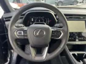 Lexus LBX (2025) thumbnail 57