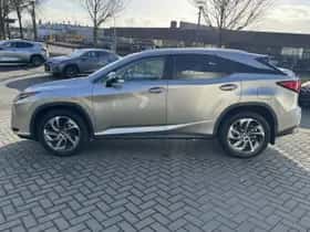 Lexus RX (2018) thumbnail 10
