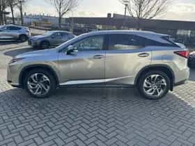 Lexus RX (2018) thumbnail 93