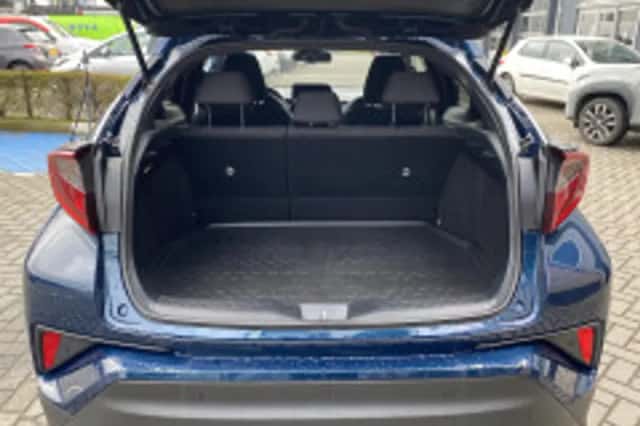 Toyota C hr (2023) thumbnail 6