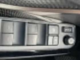 Toyota C hr (2023) thumbnail 57
