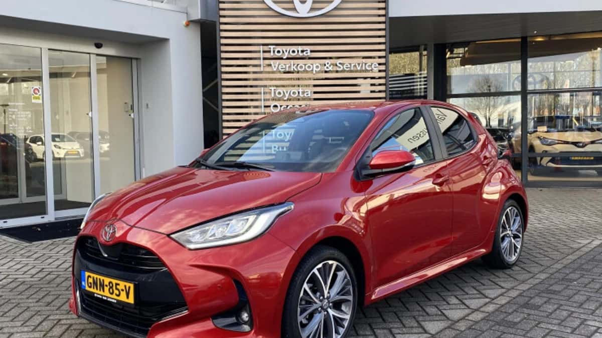Toyota Yaris (2024) — foto 1