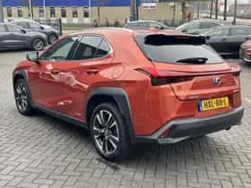 Lexus UX (2022) thumbnail 11