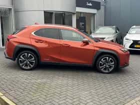 Lexus UX (2022) thumbnail 8