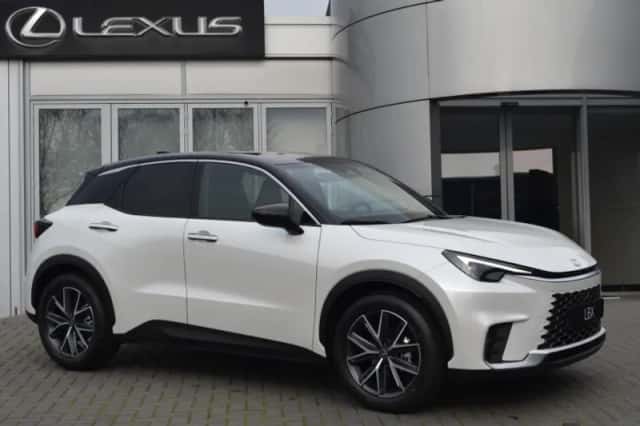 Lexus LBX (2026) thumbnail 1