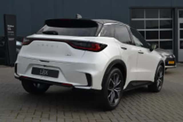 Lexus LBX (2026) thumbnail 3