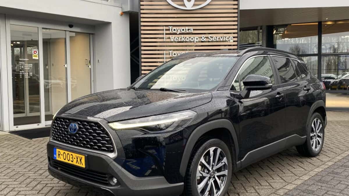 Toyota Corolla (2023) — foto 1