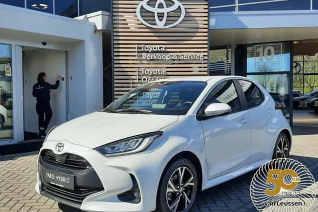 Toyota Yaris (2025) thumbnail 1