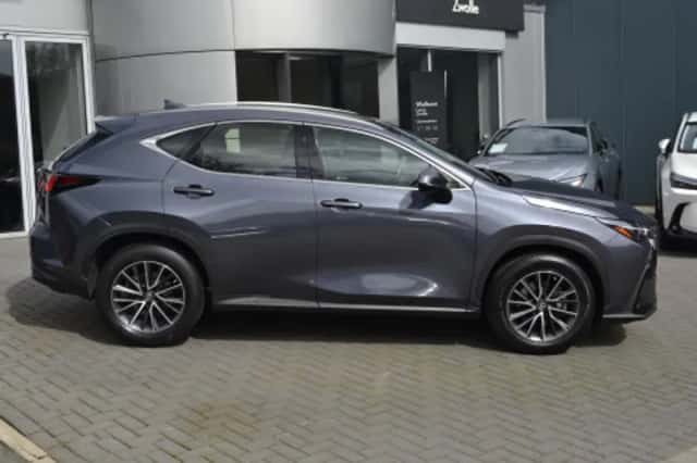 Lexus NX (2023) thumbnail 2