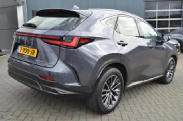 Lexus NX (2023) thumbnail 3