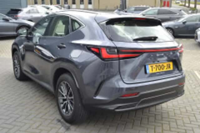 Lexus NX (2023) thumbnail 5
