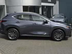 Lexus NX (2023) thumbnail 8
