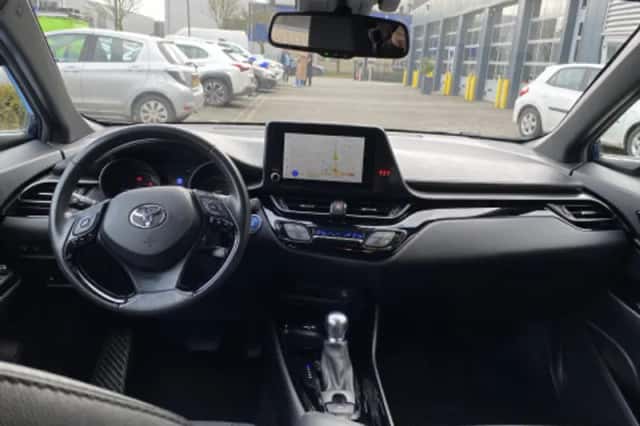 Toyota C hr (2023) thumbnail 2