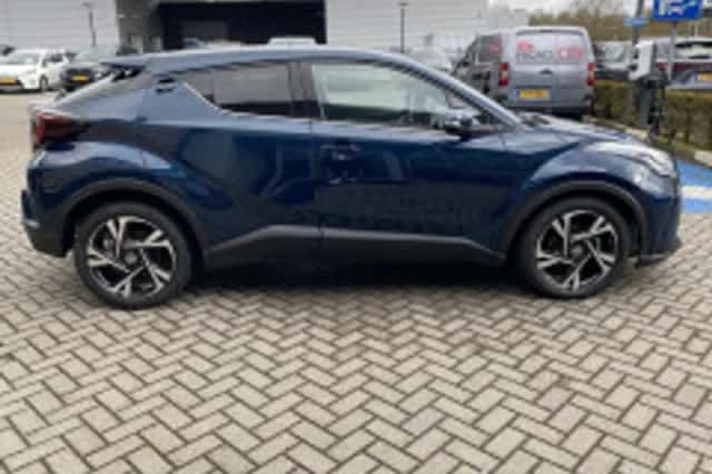Toyota C hr (2023) thumbnail 3