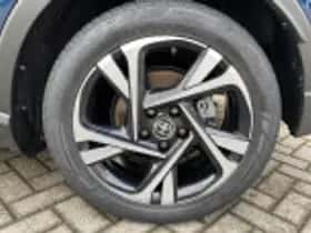 Toyota C hr (2023) thumbnail 59