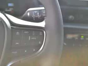Lexus UX (2026) thumbnail 24