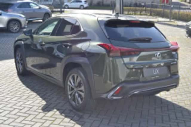 Lexus UX (2026) thumbnail 5